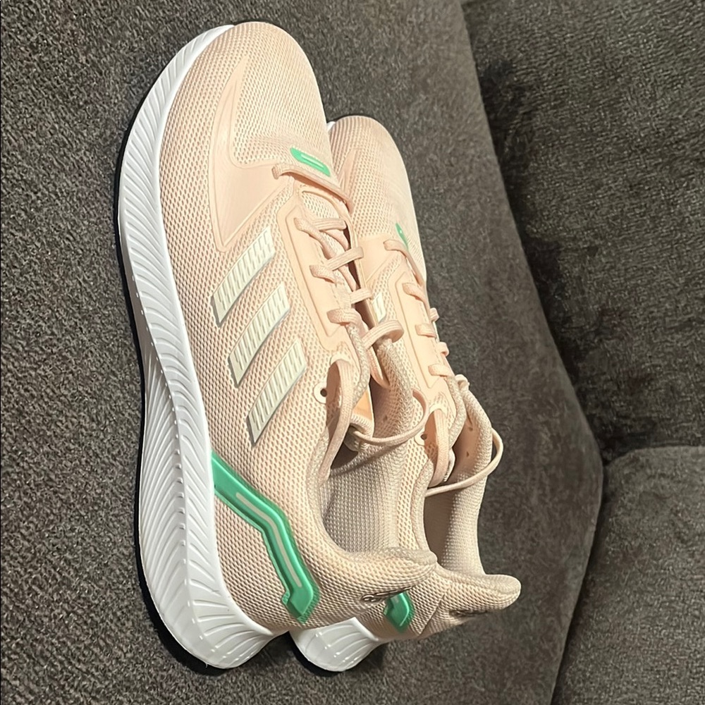 Adidas Women's Cream Sneakers